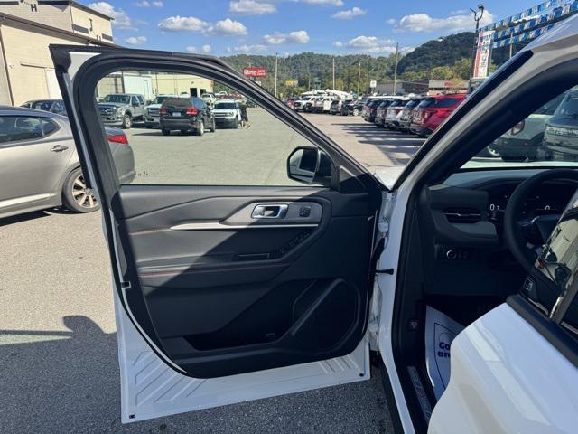 new 2025 Ford Explorer car, priced at $54,270