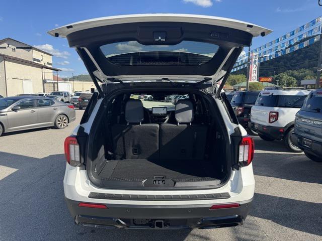 new 2025 Ford Explorer car, priced at $54,270