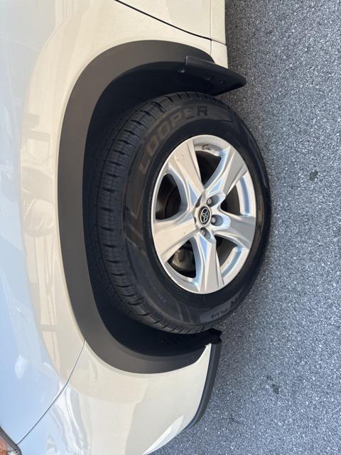 used 2021 Toyota Highlander car, priced at $27,998