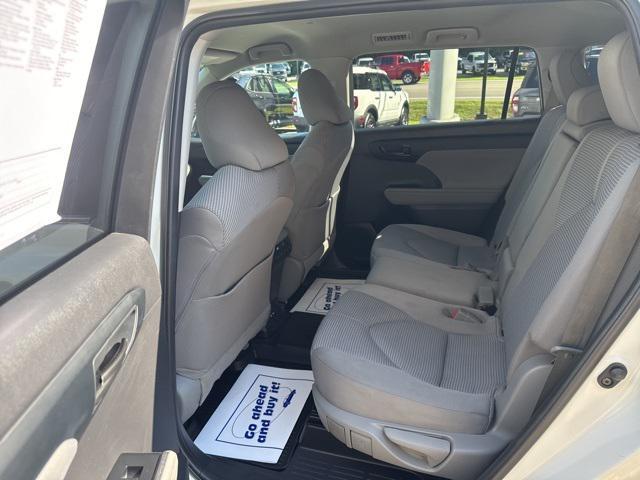 used 2021 Toyota Highlander car, priced at $27,998