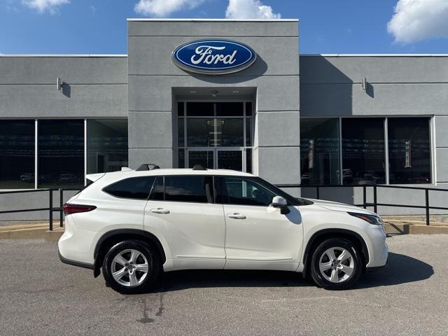 used 2021 Toyota Highlander car, priced at $27,998