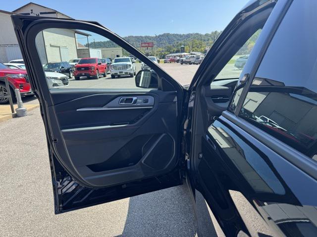 new 2025 Ford Explorer car, priced at $50,880