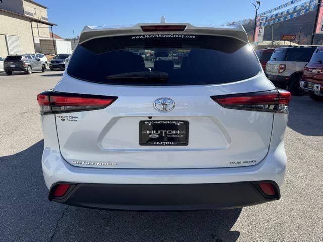 used 2022 Toyota Highlander car, priced at $31,998