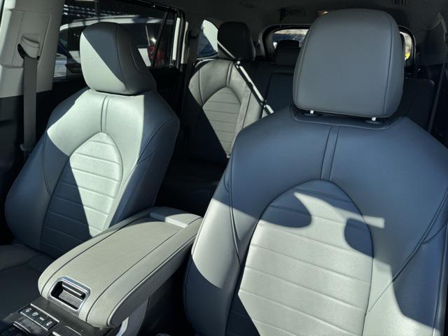 used 2022 Toyota Highlander car, priced at $31,998