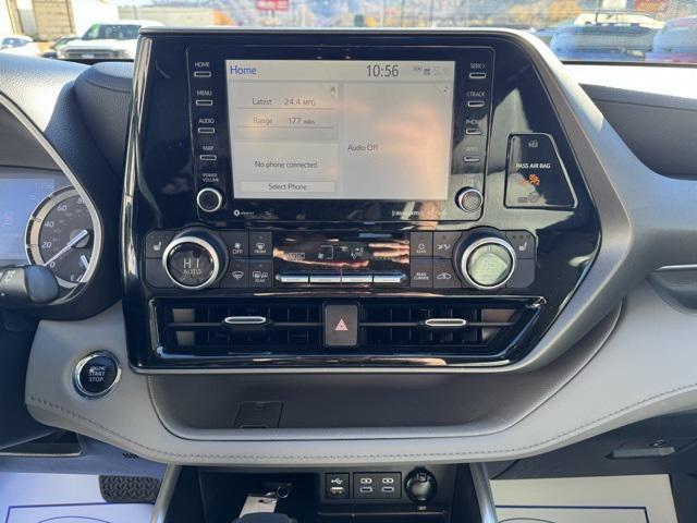 used 2022 Toyota Highlander car, priced at $31,998