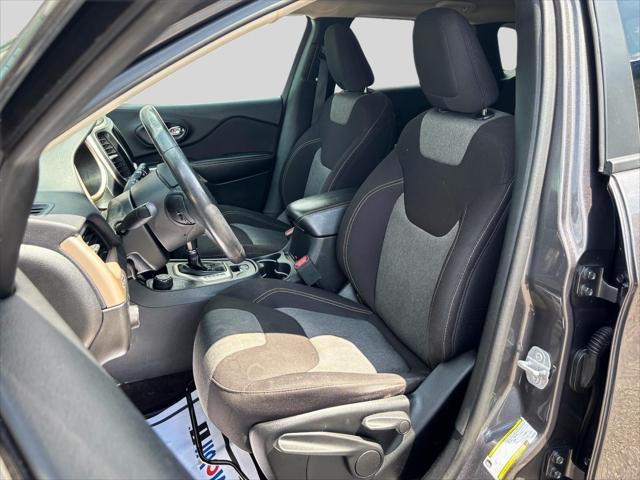 used 2018 Jeep Cherokee car