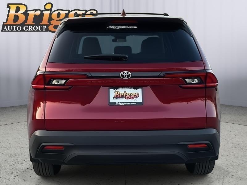 new 2025 Toyota Highlander car, priced at $45,657