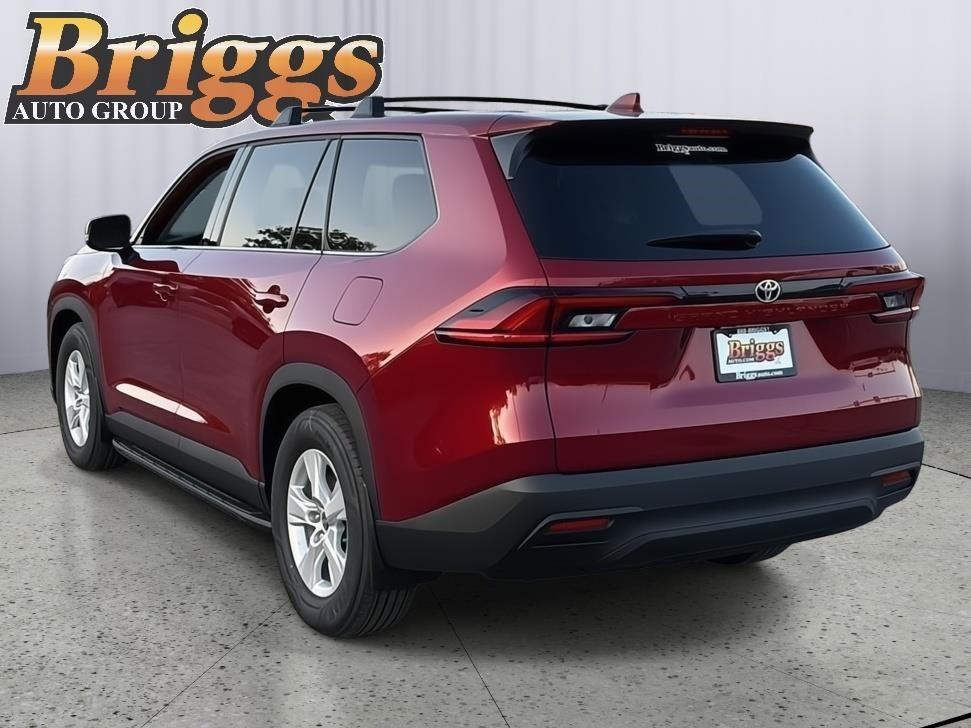 new 2025 Toyota Highlander car, priced at $45,657