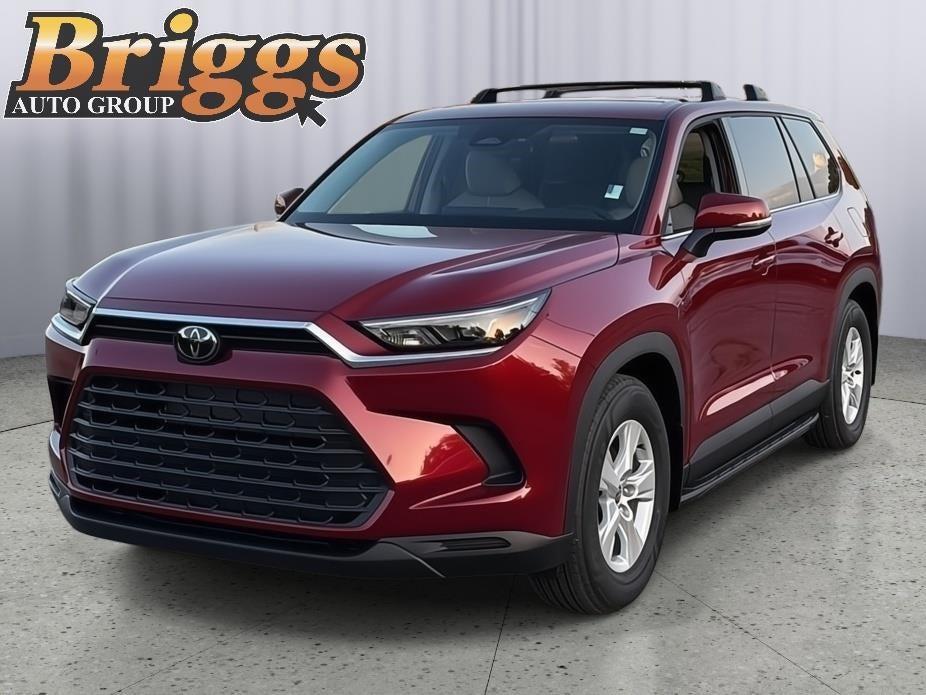new 2025 Toyota Highlander car, priced at $45,657