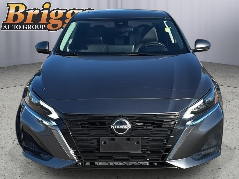 used 2023 Nissan Altima car, priced at $22,900