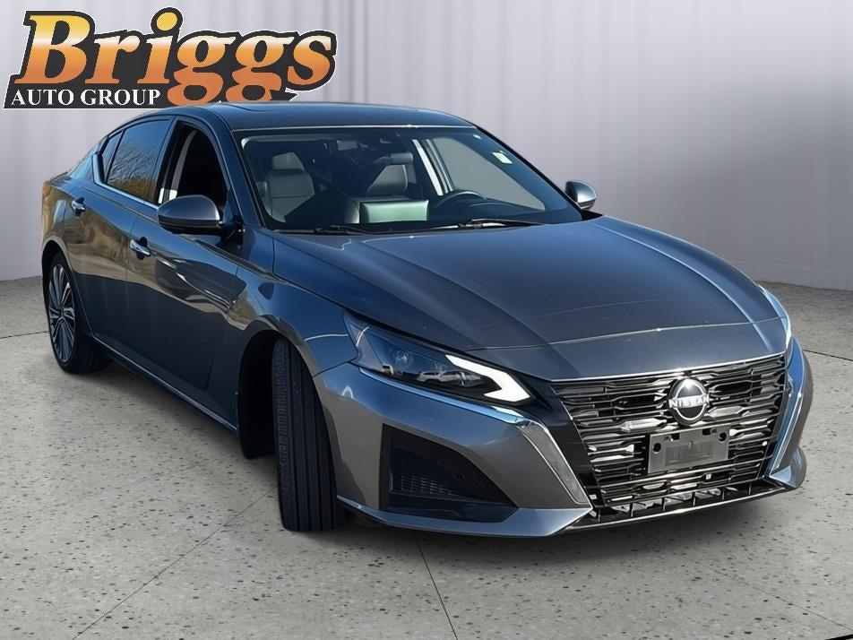 used 2023 Nissan Altima car, priced at $22,900