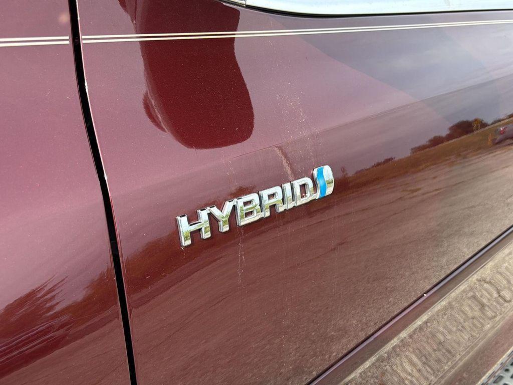 used 2017 Toyota Highlander Hybrid car, priced at $15,500