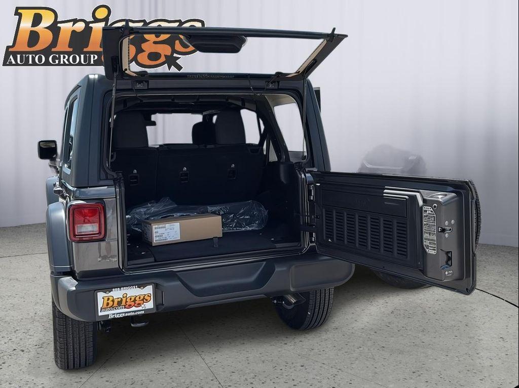 new 2025 Jeep Wrangler car, priced at $46,182
