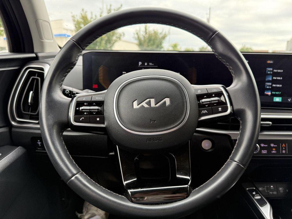 used 2024 Kia Sorento car, priced at $25,900