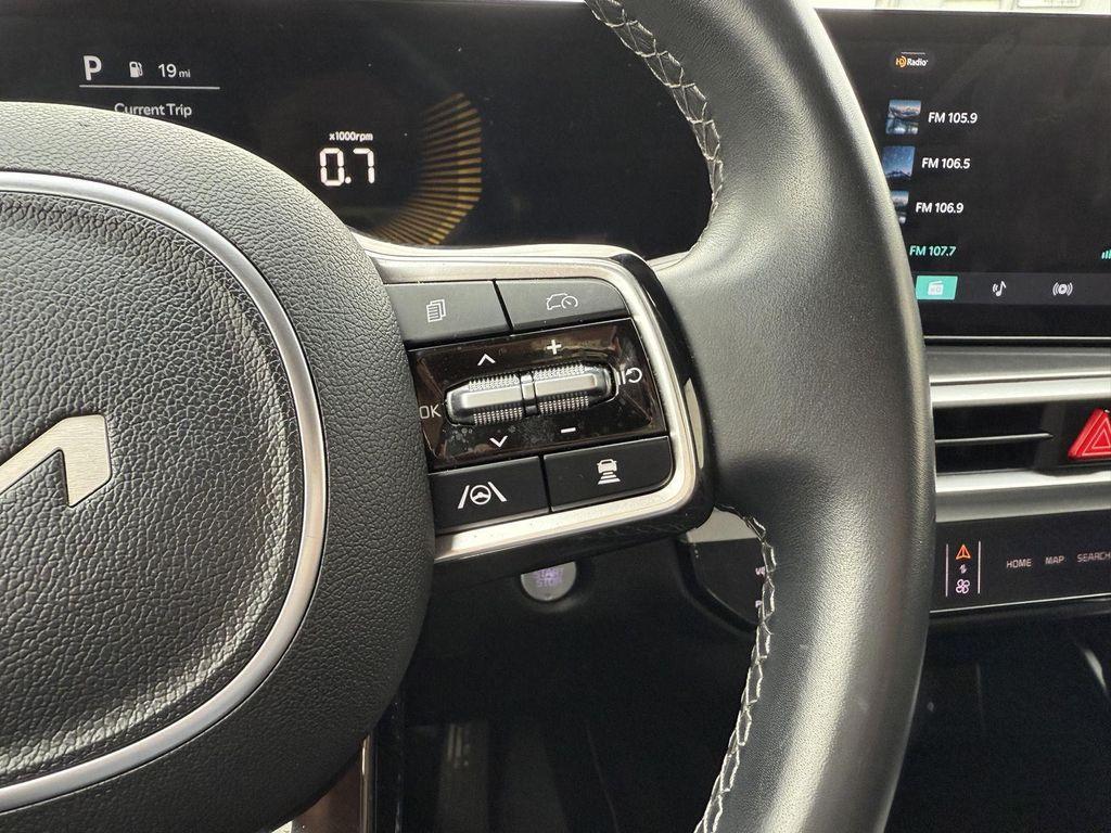 used 2024 Kia Sorento car, priced at $25,900