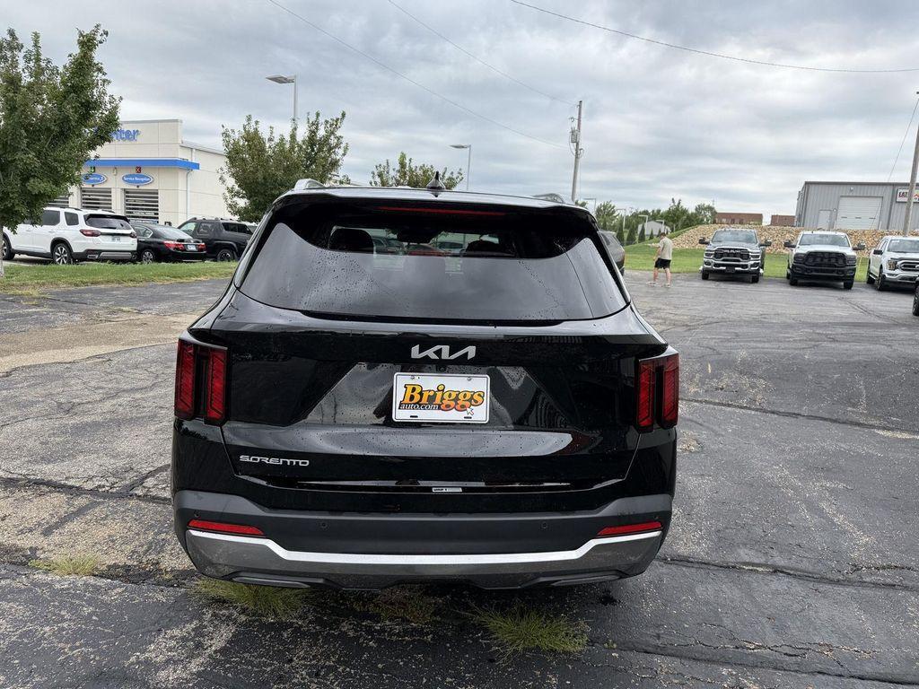 used 2024 Kia Sorento car, priced at $25,900