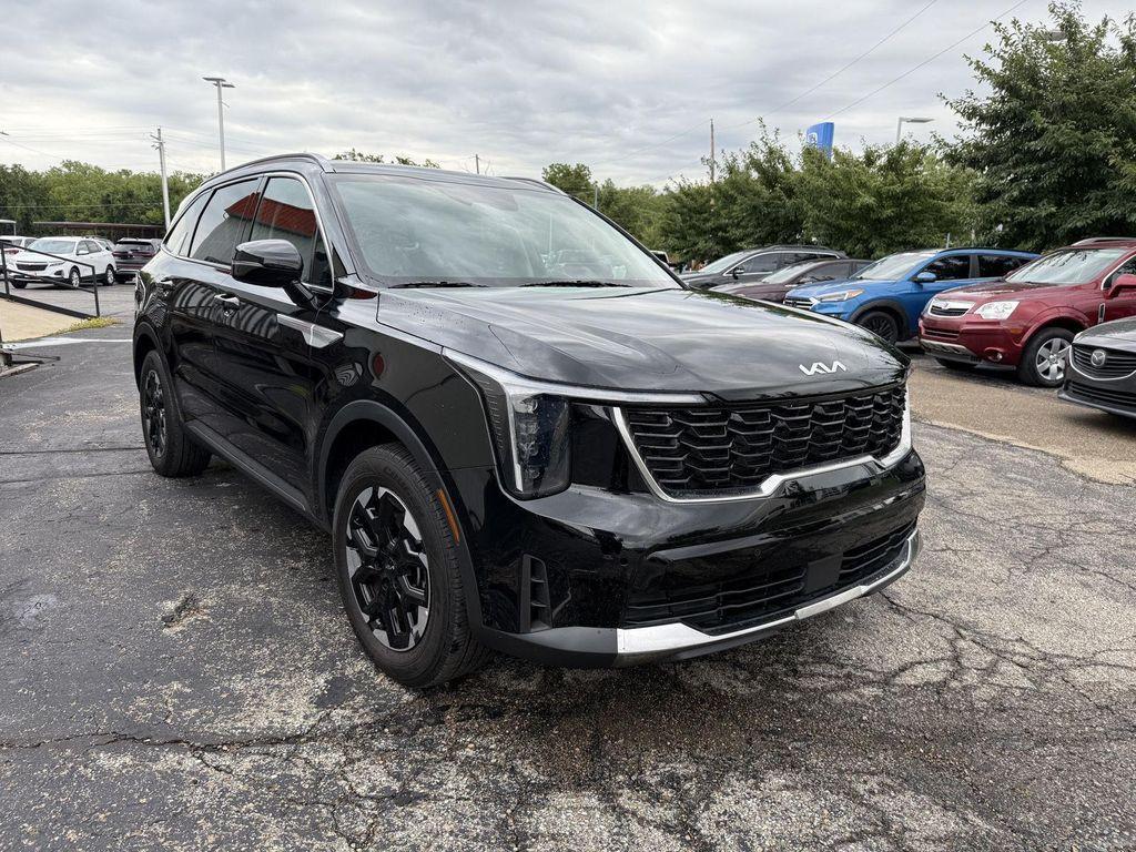 used 2024 Kia Sorento car, priced at $25,900