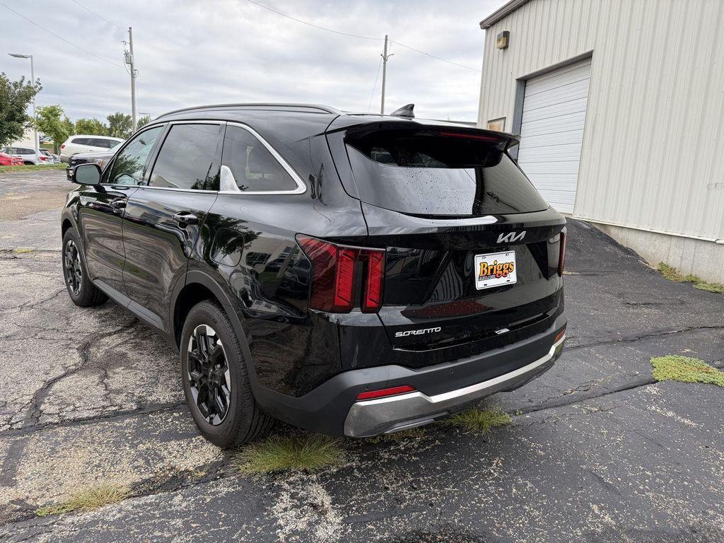 used 2024 Kia Sorento car, priced at $25,900