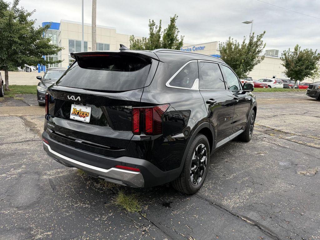 used 2024 Kia Sorento car, priced at $25,900