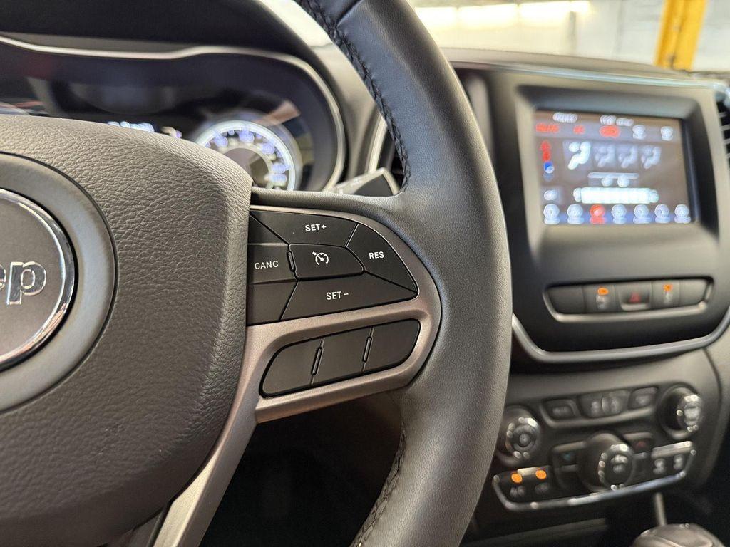 used 2021 Jeep Cherokee car, priced at $22,900