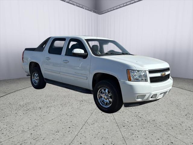 used 2007 Chevrolet Avalanche car, priced at $5,995