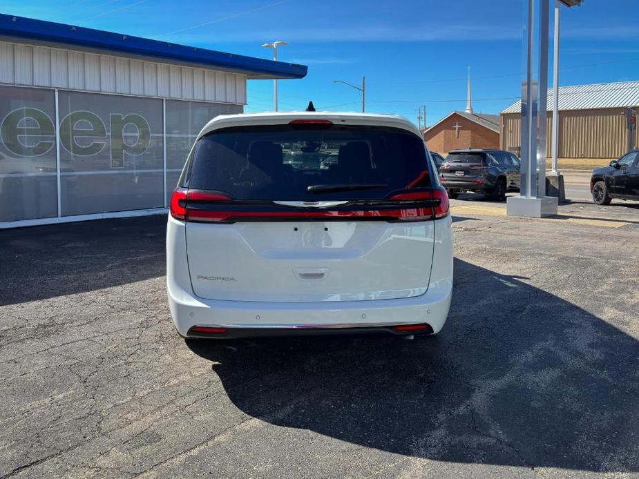 new 2024 Chrysler Pacifica car, priced at $42,309