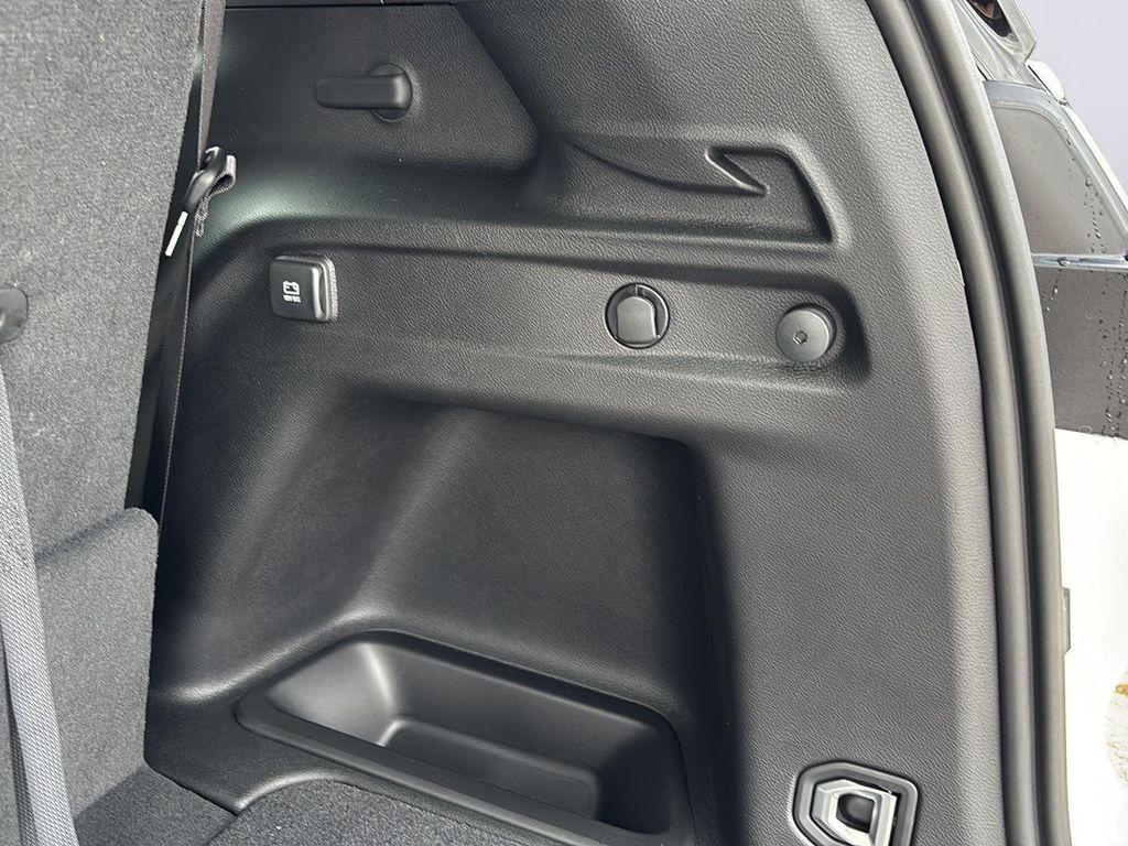new 2025 Jeep Grand Cherokee L car, priced at $46,395