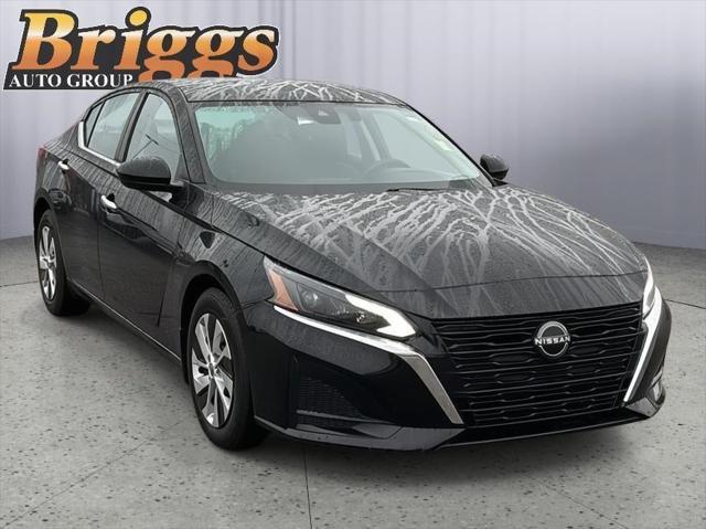 used 2023 Nissan Altima car, priced at $21,900