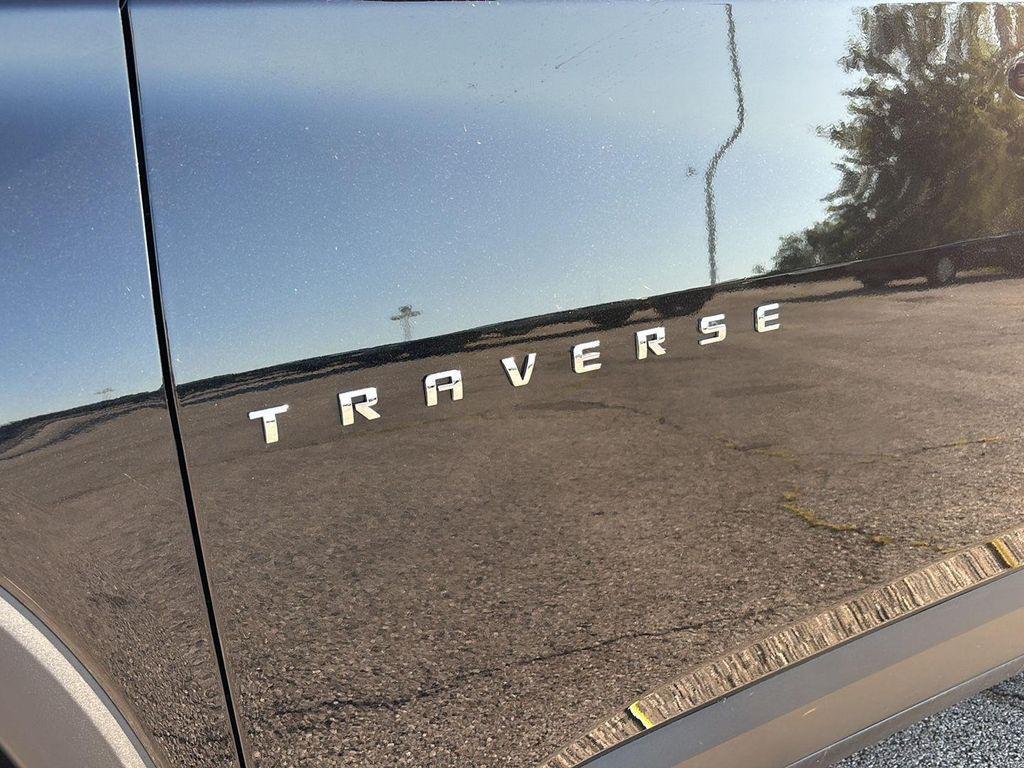used 2022 Chevrolet Traverse car, priced at $24,900