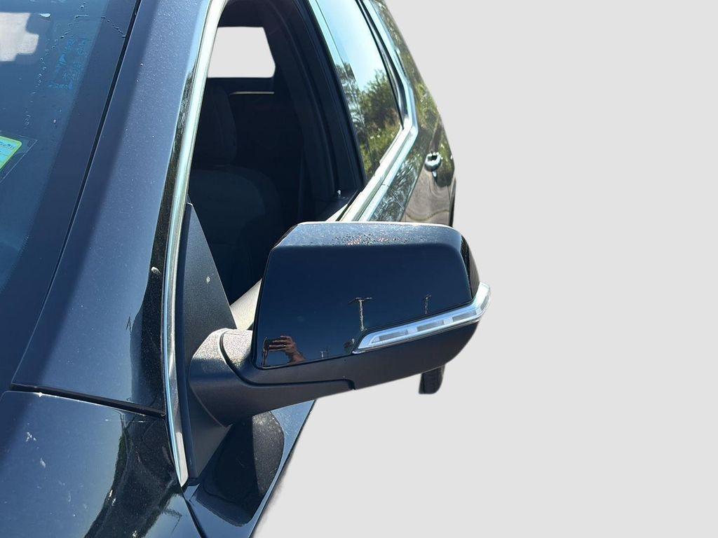 used 2022 Chevrolet Traverse car, priced at $24,900