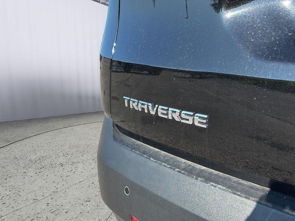 used 2022 Chevrolet Traverse car, priced at $24,900