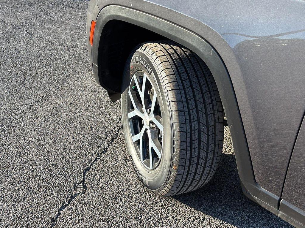 new 2025 Jeep Grand Cherokee L car, priced at $47,490