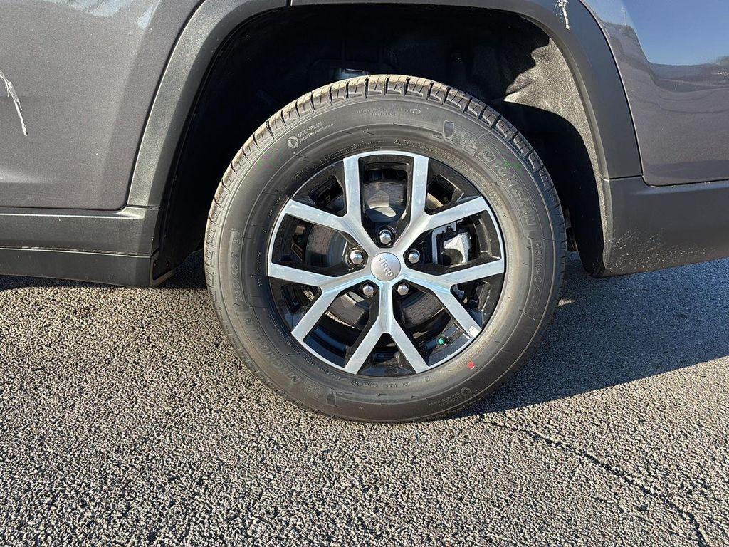 new 2025 Jeep Grand Cherokee L car, priced at $47,490