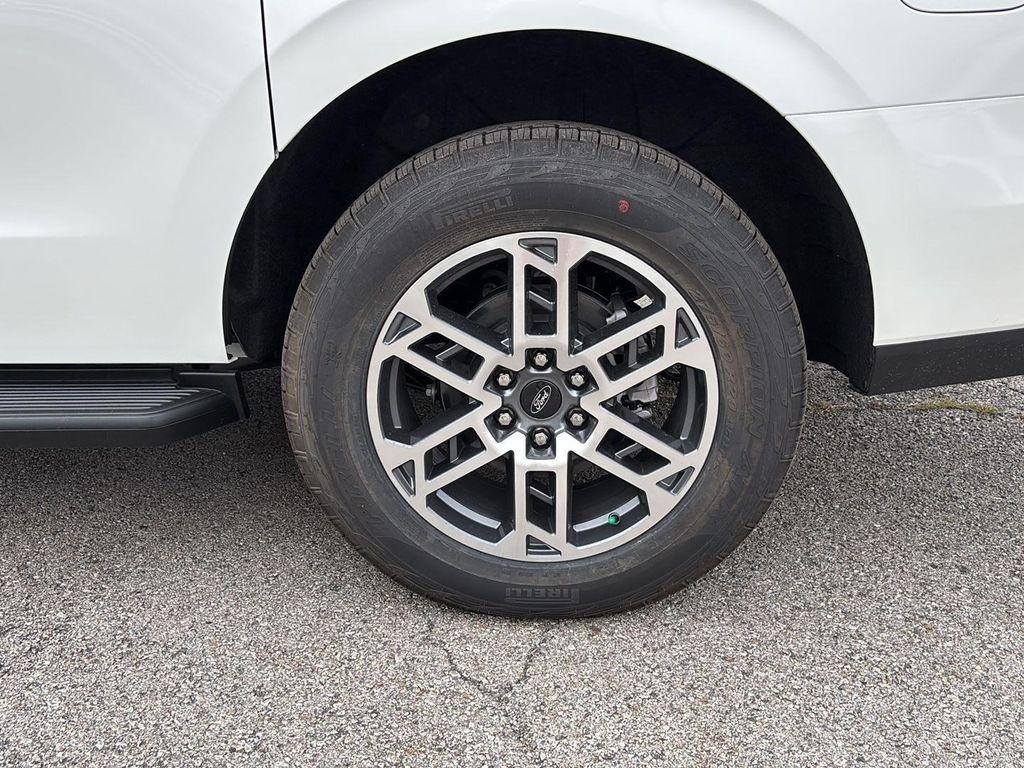 new 2025 Ford Expedition Max car, priced at $72,168