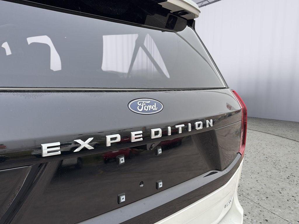 new 2025 Ford Expedition Max car, priced at $72,168