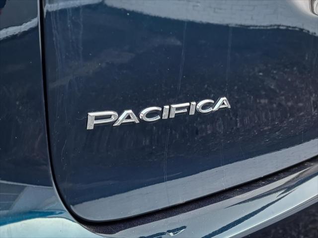 used 2023 Chrysler Pacifica Hybrid car