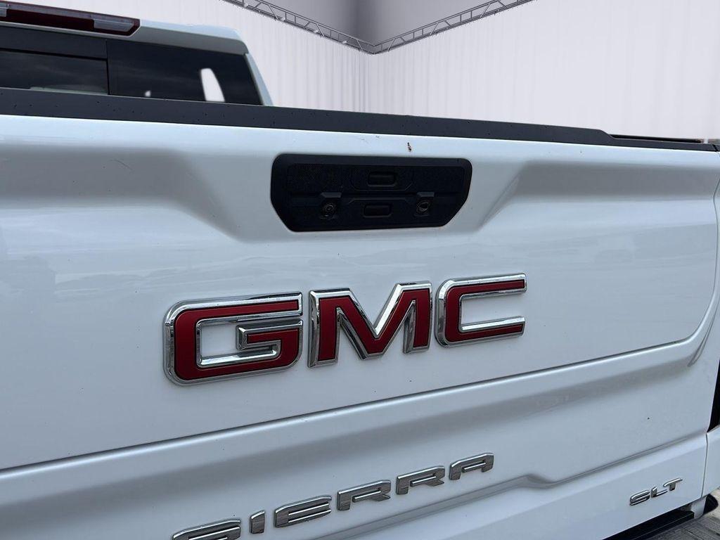 used 2022 GMC Sierra 1500 car, priced at $33,500