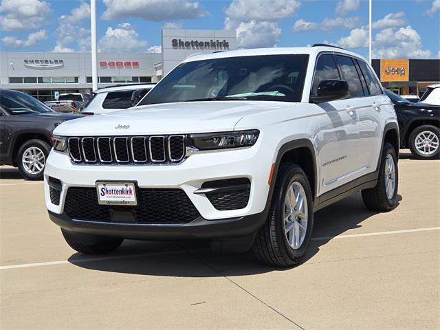 new 2025 Jeep Grand Cherokee car, priced at $37,530
