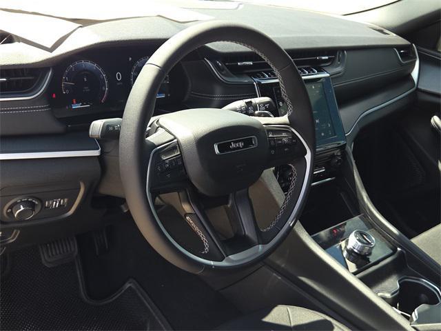 new 2025 Jeep Grand Cherokee car, priced at $37,530