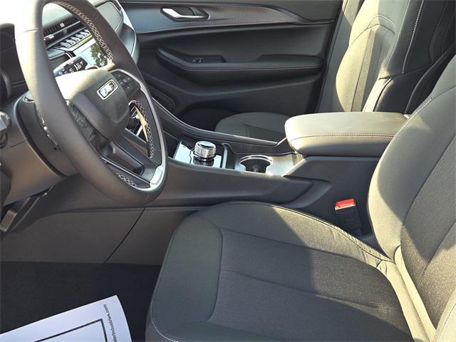 new 2025 Jeep Grand Cherokee car, priced at $32,748