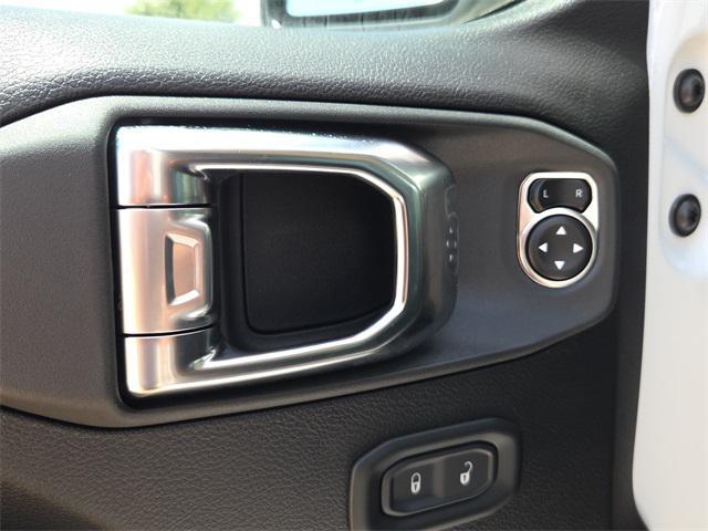 new 2025 Jeep Wrangler car, priced at $44,709