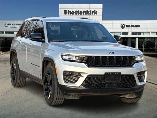 used 2023 Jeep Grand Cherokee car, priced at $28,734