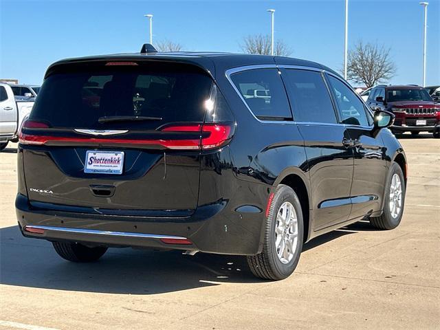 new 2025 Chrysler Pacifica car, priced at $44,320
