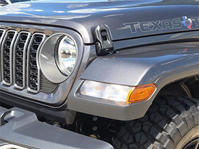 new 2025 Jeep Gladiator car, priced at $39,034