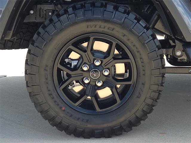 new 2025 Jeep Gladiator car, priced at $39,034