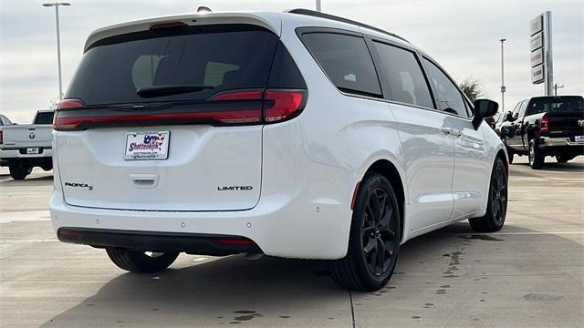 new 2024 Chrysler Pacifica car, priced at $48,890