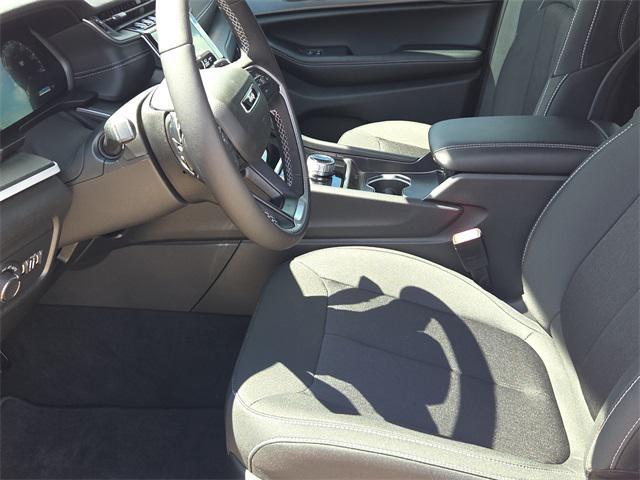 new 2025 Jeep Grand Cherokee car, priced at $43,575