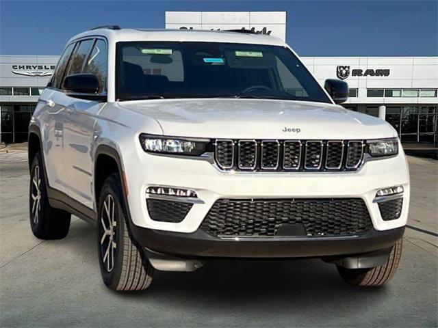 new 2025 Jeep Grand Cherokee car, priced at $46,715