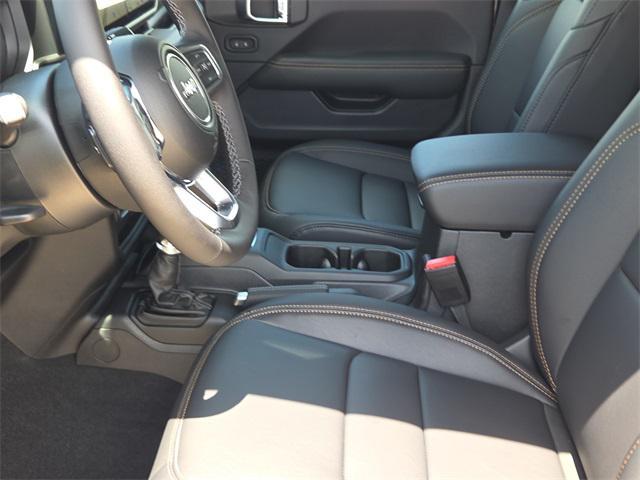 new 2025 Jeep Wrangler car, priced at $54,045