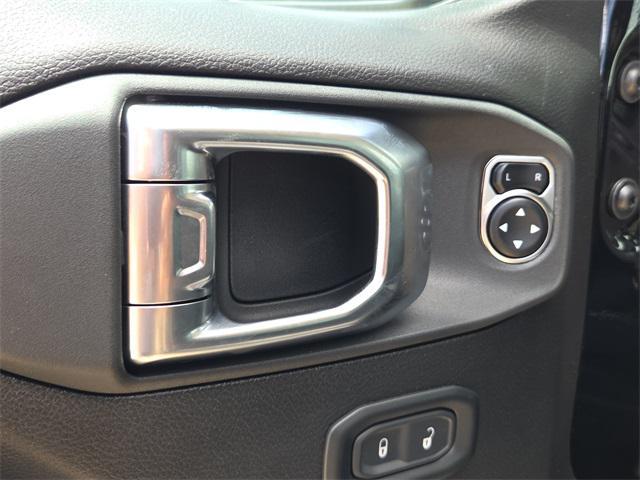 new 2025 Jeep Wrangler car, priced at $45,304